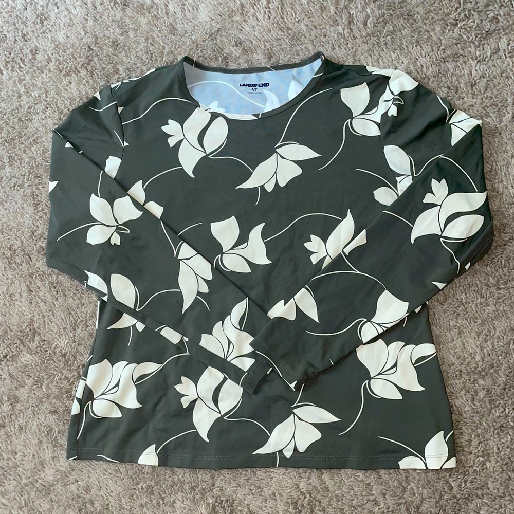🌱 Land’s End Long Sleeve Rash Guard 🌱